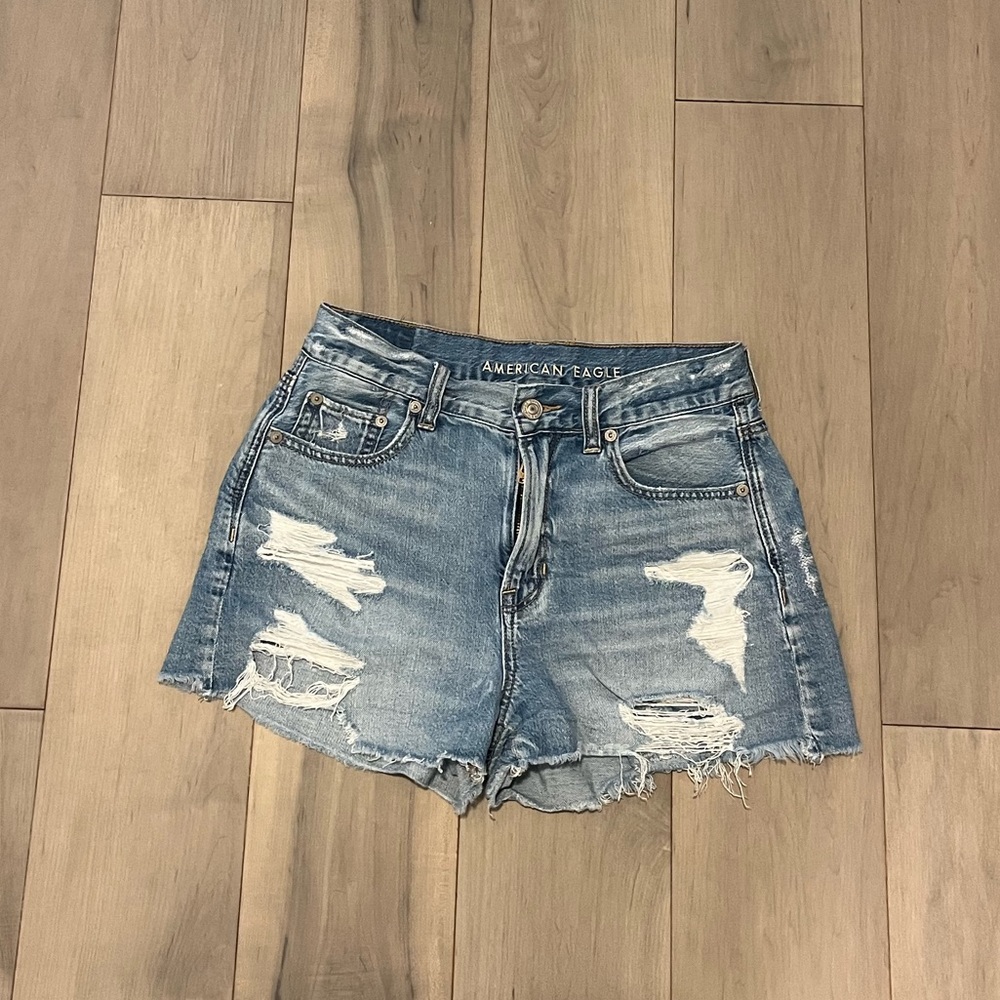 AE RIPPED JEAN SHORTS